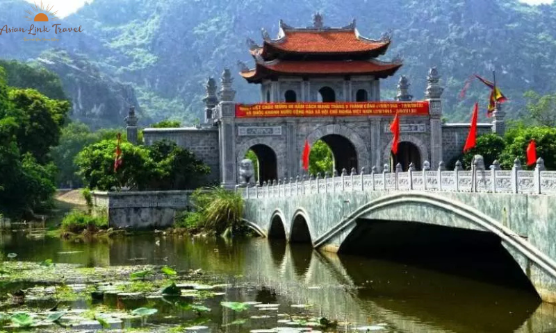 Explore Hoa Lu Ancient Capital in Ninh Binh