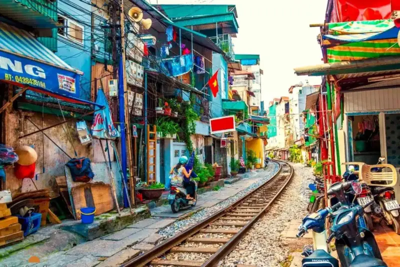 Hanoi Train Street Living Houses