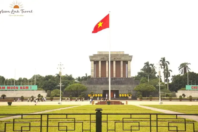 Ho Chi Minh Mausoleum Hanoi1