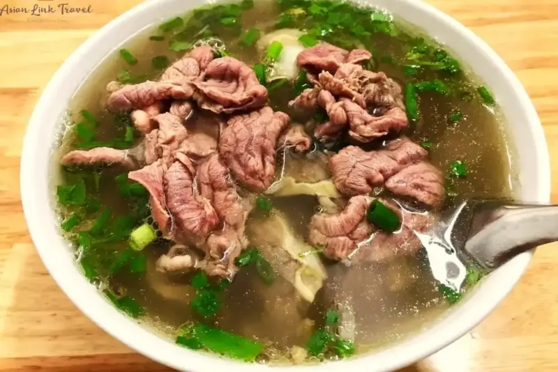 Hanoi Street Food Tour – An Unforgettable Journey Through the Flavors of the Streets