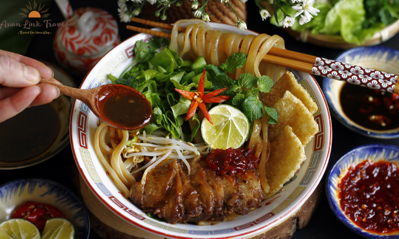 Hoi An Street Food Tour – A Delicious Journey You Can’t Miss
