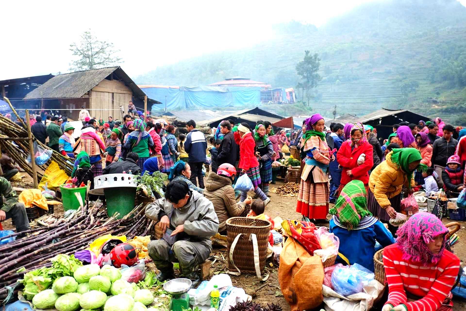 Cấn Cấu Market.